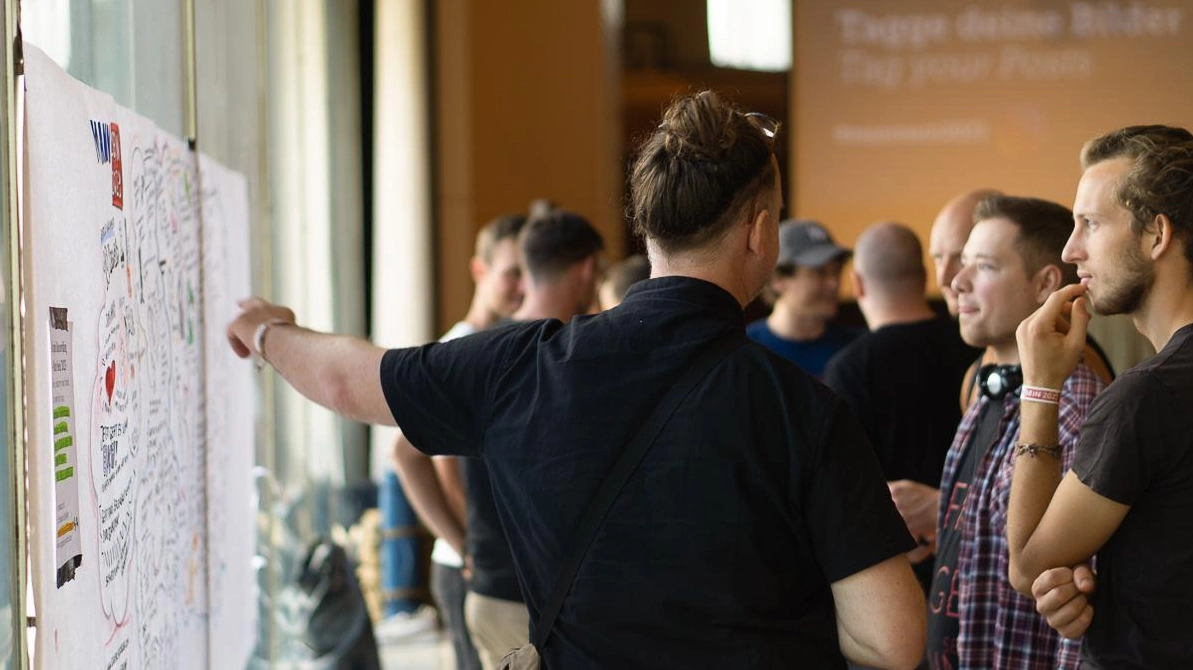 Bilder von der MANN SEIN Konferenz. Zeit für neue Männerfreundschaften? Foto: Tore Reimers