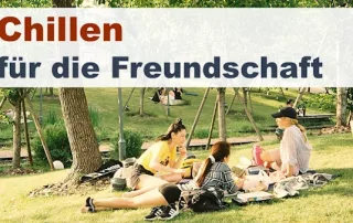 Chillen verbindet: Echte Freundschaft durch gemütliches Abhängen. Chillen Bedeutung: Runterkommen, erholen, wohlfühlen.